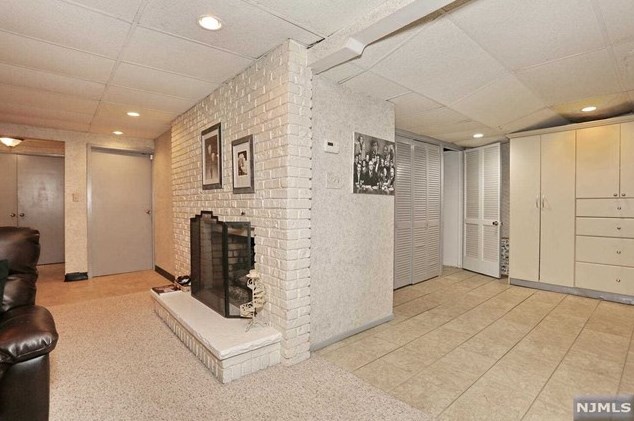 2 Beechwood Ave, Elmwood Park NJ  07407-1711 exterior