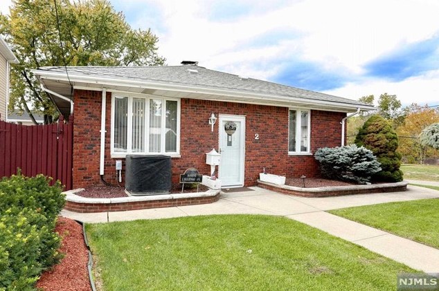 2 Beechwood Ave, Elmwood Park NJ  07407-1711 exterior