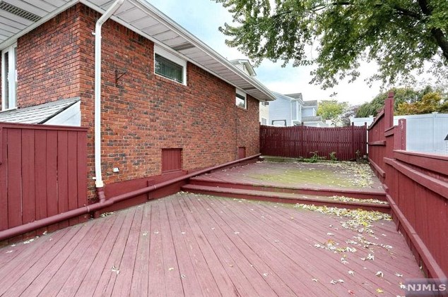 2 Beechwood Ave, Elmwood Park NJ  07407-1711 exterior