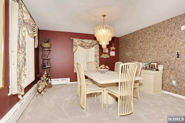 2 Beechwood Ave, Elmwood Park NJ  07407-1711 exterior