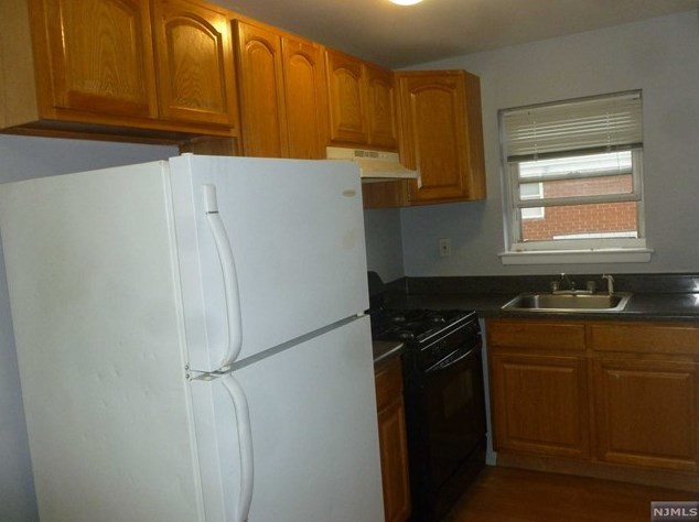 222 Garibaldi Ave, Lodi NJ  07644-2520 exterior