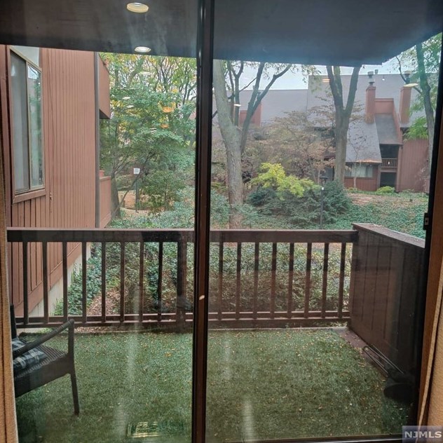 505 Teal Plz, Secaucus NJ  07094-2215 exterior
