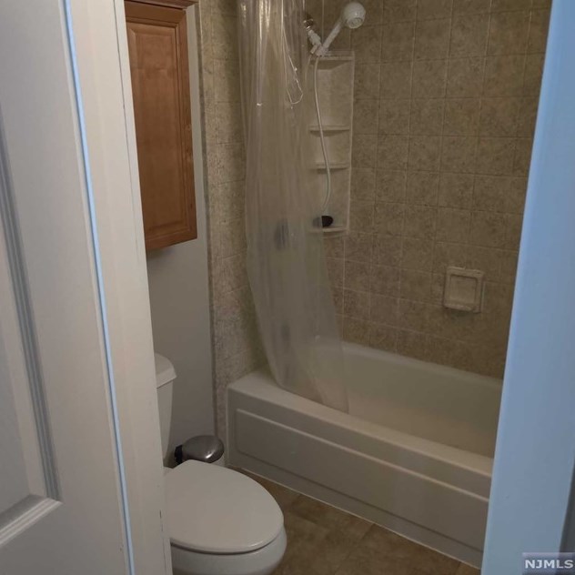 505 Teal Plz, Secaucus NJ  07094-2215 exterior