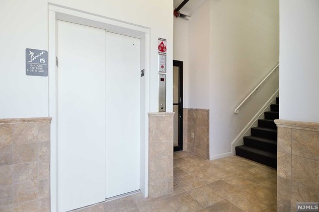 19 Franklin Pl, Rutherford NJ  07070-1744 exterior