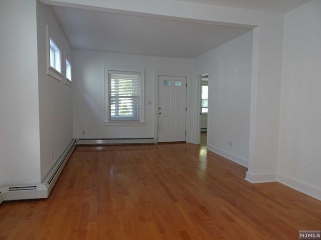 41 8 St, Clifton NJ 07011-1775 exterior