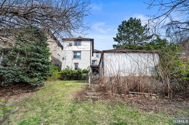 139 Morningside Ln, Palisades Park NJ 07650-1987 exterior