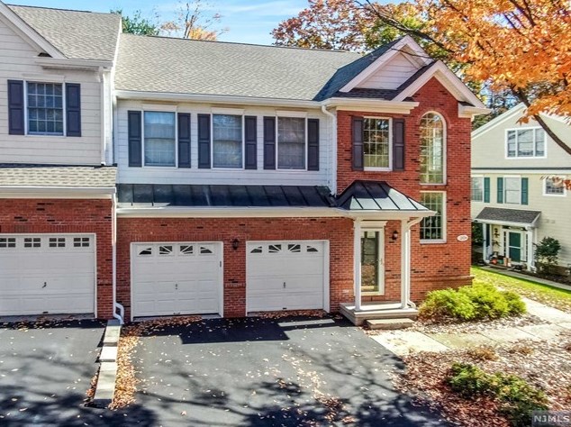 20 Pne Lk Ter, Westwood NJ 07675-6482 exterior