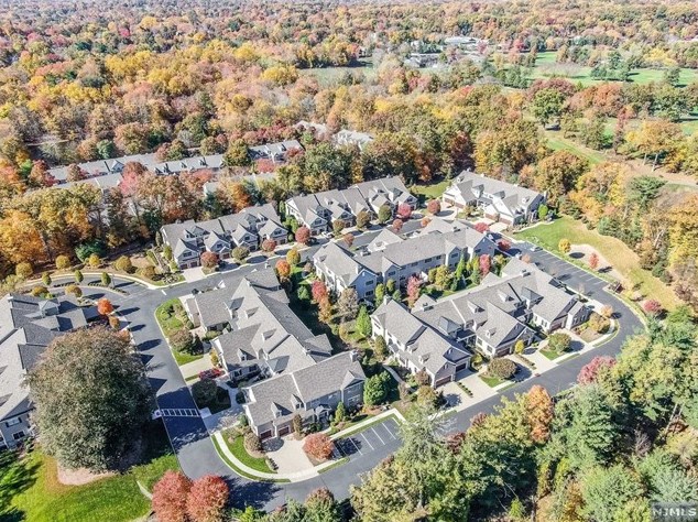 20 Pne Lk Ter, Westwood NJ 07675-6482 exterior