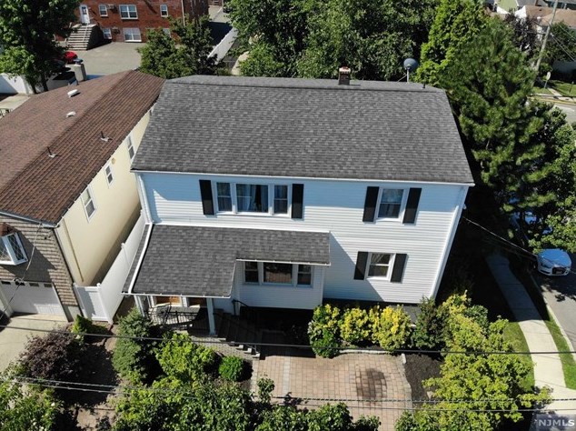 980 Schopmann Dr, Secaucus NJ  07094-4052 exterior