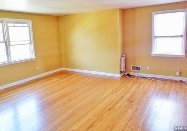 60 Corabelle Ave, Lodi NJ  07644-1605 exterior