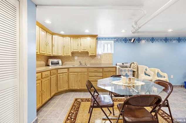121 Washington St, Lodi NJ  07644-3202 exterior