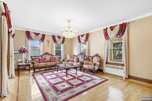 121 Washington St, Lodi NJ  07644-3202 exterior