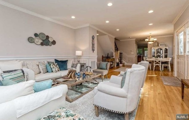 282 County Rd, Tenafly NJ  07670-1013 exterior