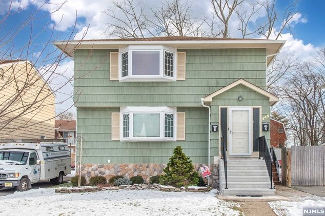 449 Midland Ave, Pompton Falls NJ  07442-2225 exterior