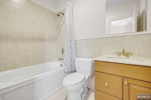 372 Woodland St, Englewood NJ  07631-2027 exterior