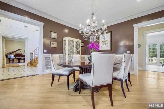 372 Woodland St, Englewood NJ  07631-2027 exterior