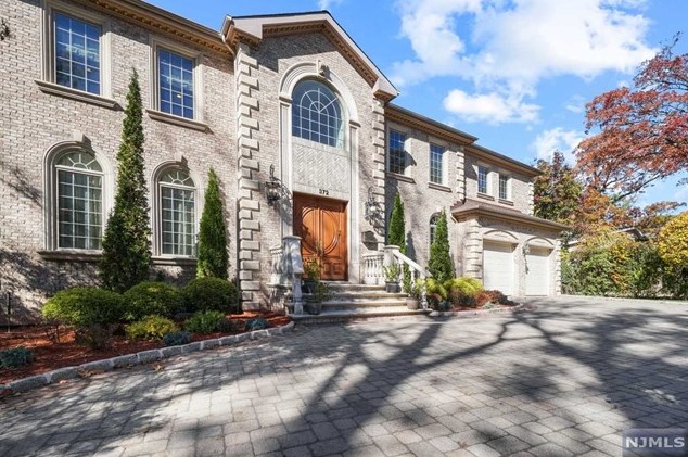 372 Woodland St, Englewood NJ  07631-2027 exterior