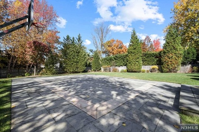 372 Woodland St, Englewood NJ  07631-2027 exterior