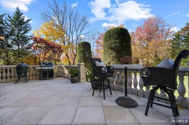 372 Woodland St, Englewood NJ  07631-2027 exterior