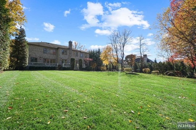 372 Woodland St, Englewood NJ  07631-2027 exterior