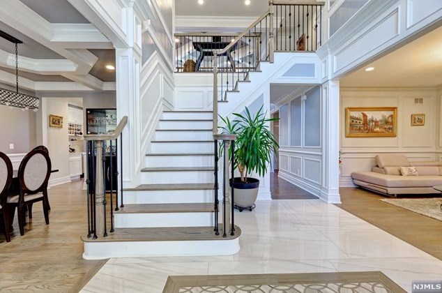 154 Spring Ln, Paramus NJ  07652-5302 exterior