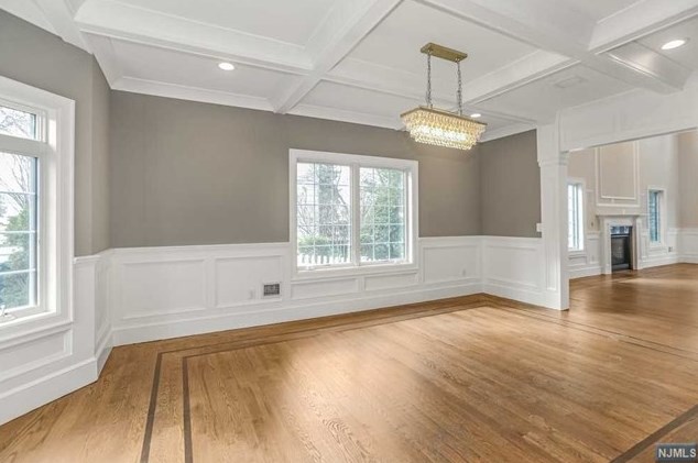 277 Buttonwood Dr, Paramus NJ  07652-3306 exterior