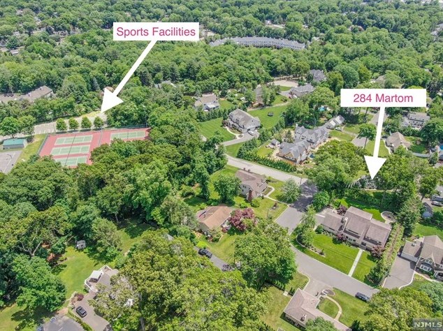 284 Martom Rd, Wyckoff NJ  07481-2404 exterior