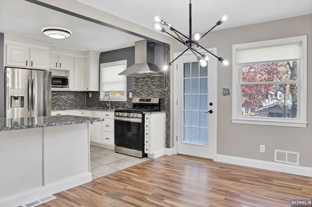 97 Ames Ave, Bergenfield NJ  07621-1563 exterior