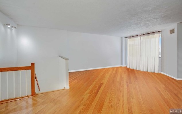 222 Harmon Cove Tower, Secaucus NJ  07094-1729 exterior
