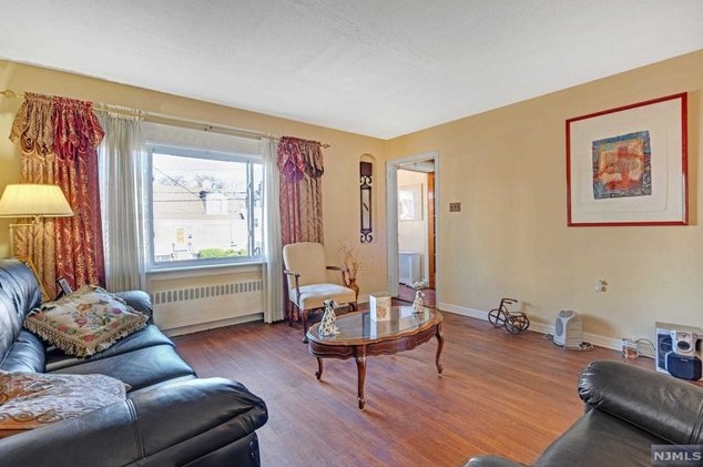 10 Cleveland Ave, Newark NJ  07106-3615 exterior