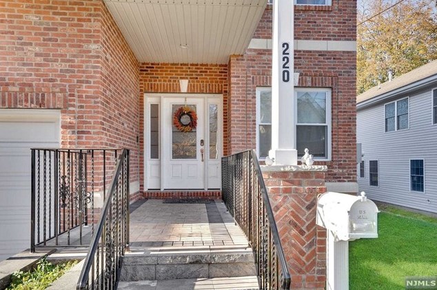 222 Grant Ave, Plainfield NJ  07060-2000 exterior