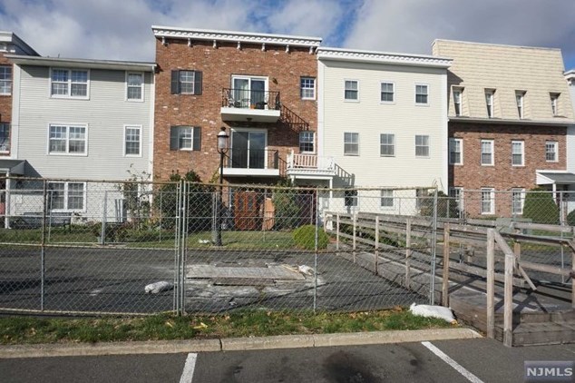 1003 Unicorn Way, Clifton NJ  07011-2073 exterior