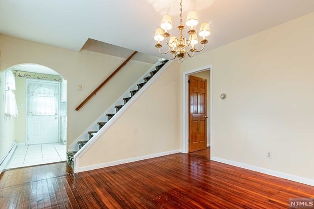 351 Central Ave, Wayne NJ  07470-2112 exterior