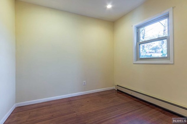 351 Central Ave, Wayne NJ  07470-2112 exterior