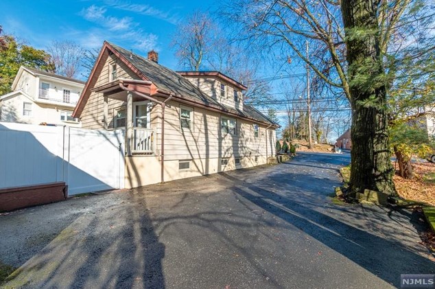 351 Central Ave, Wayne NJ  07470-2112 exterior