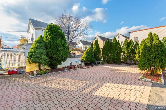 6 Prescott Ave, Clifton NJ 07011-2308 exterior