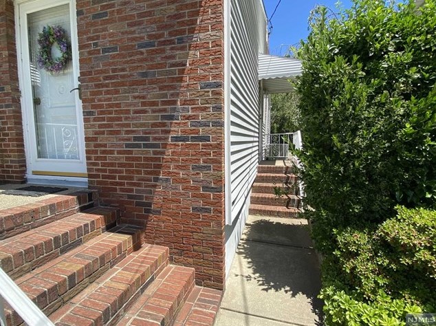 44 Hobart Ave, Rutherford NJ  07070-1408 exterior