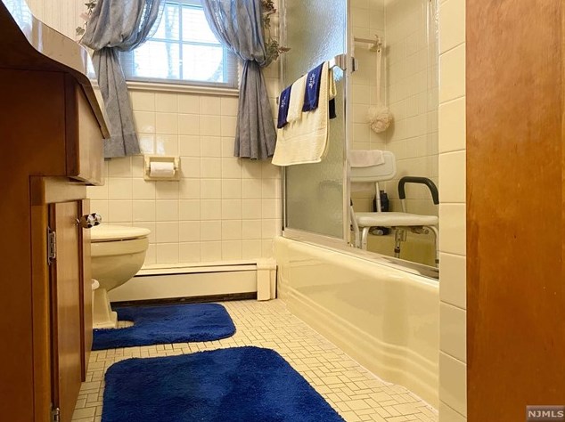 44 Hobart Ave, Rutherford NJ  07070-1408 exterior