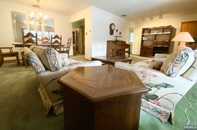 44 Hobart Ave, Rutherford NJ  07070-1408 exterior