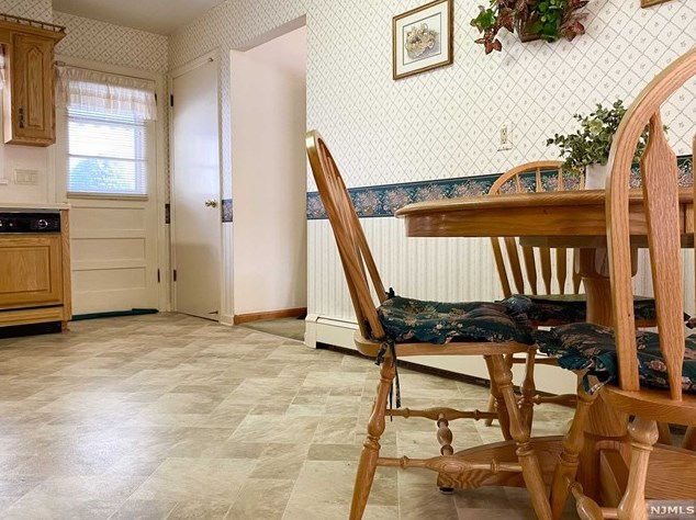 44 Hobart Ave, Rutherford NJ  07070-1408 exterior