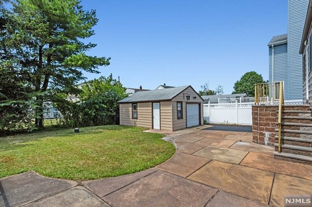 348 Wilson Ave, Lyndhurst NJ  07071-3324 exterior