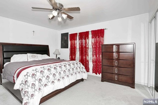 197 Lincoln Ave, Elmwood Park NJ  07407-2301 exterior