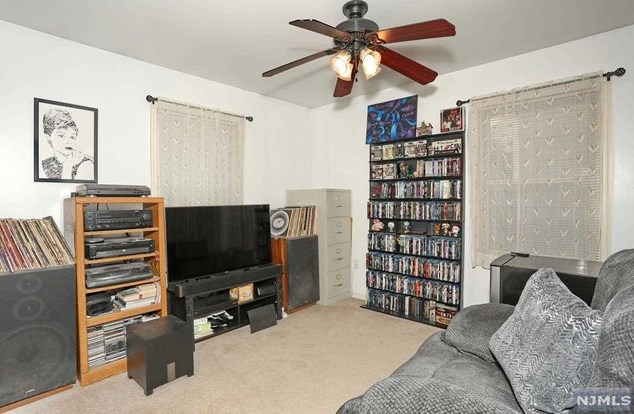 197 Lincoln Ave, Elmwood Park NJ  07407-2301 exterior