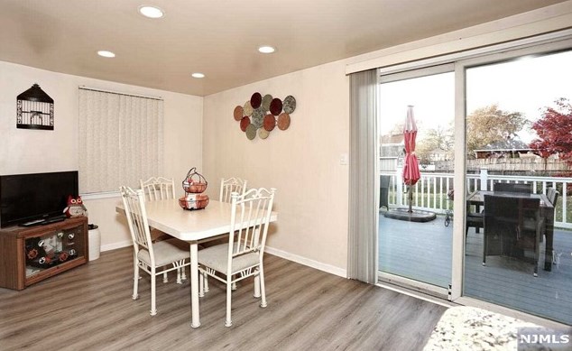 197 Lincoln Ave, Elmwood Park NJ  07407-2301 exterior