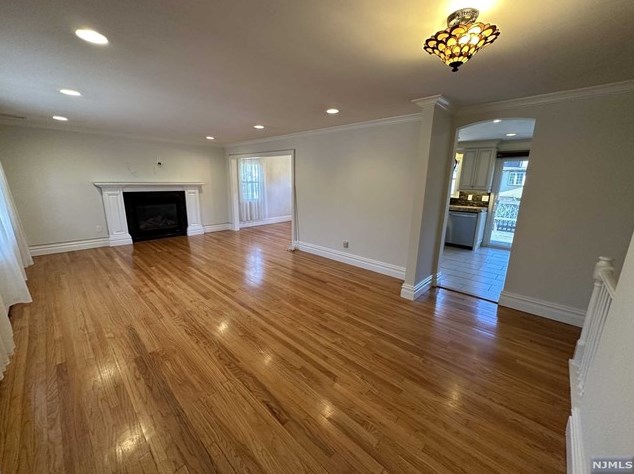 485 Monroe Ave, Westwood NJ  07676-4928 exterior