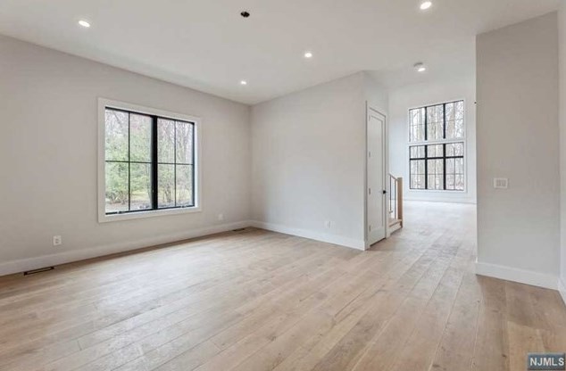 32 Pleasant St, Haworth NJ  07641-1929 exterior