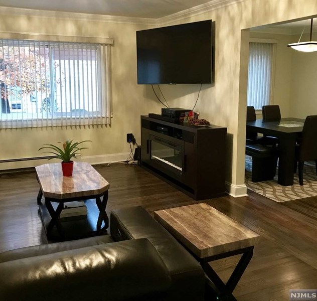 54 Chestnut Ave, Park Ridge NJ  07656-2226 exterior