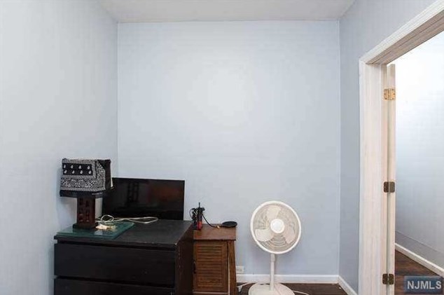 164 Bartholdi Ave, Jersey City NJ  07305-2519 exterior