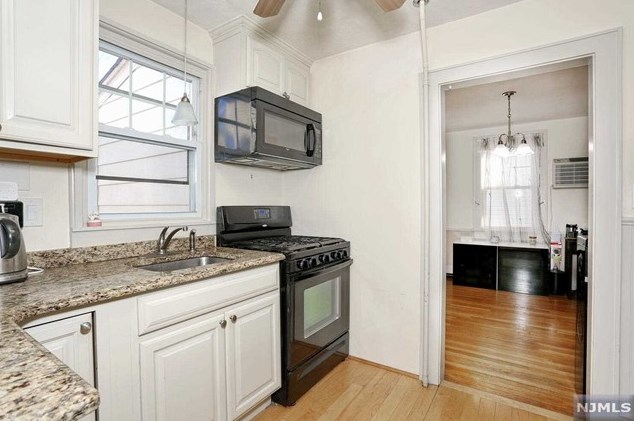 11 New York Ave, Bergenfield NJ  07621-1328 exterior