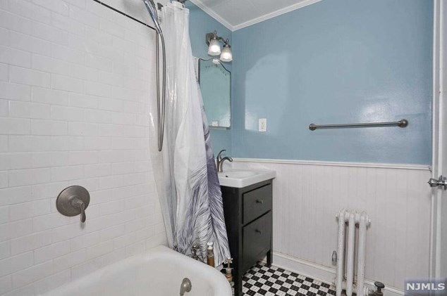 11 New York Ave, Bergenfield NJ  07621-1328 exterior